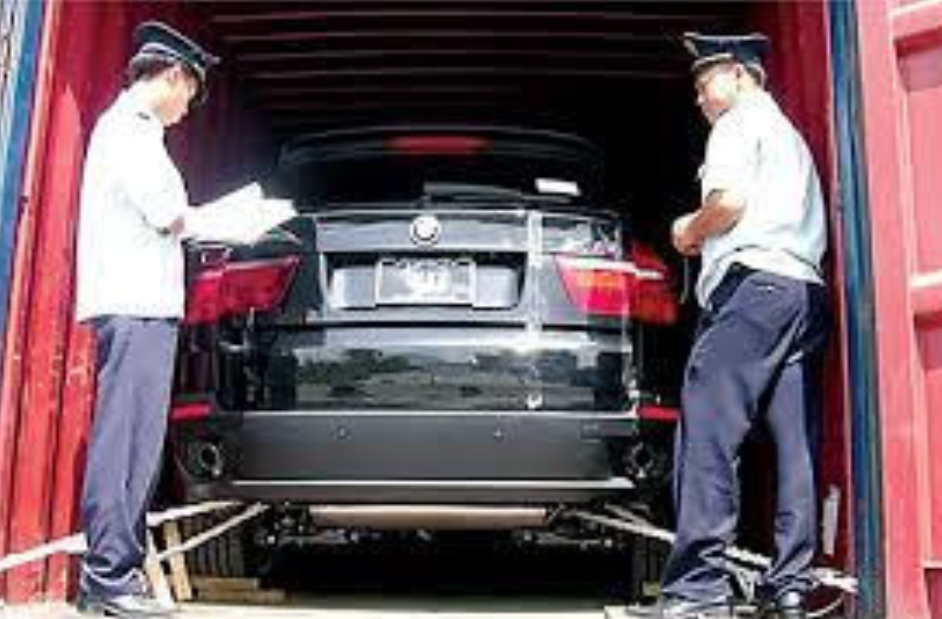 Quản lý đối với xe ô tô tạm nhập khẩu miễn thuế của đối tượng được hưởng quyền ưu đãi, miễn trừ tại Việt Nam